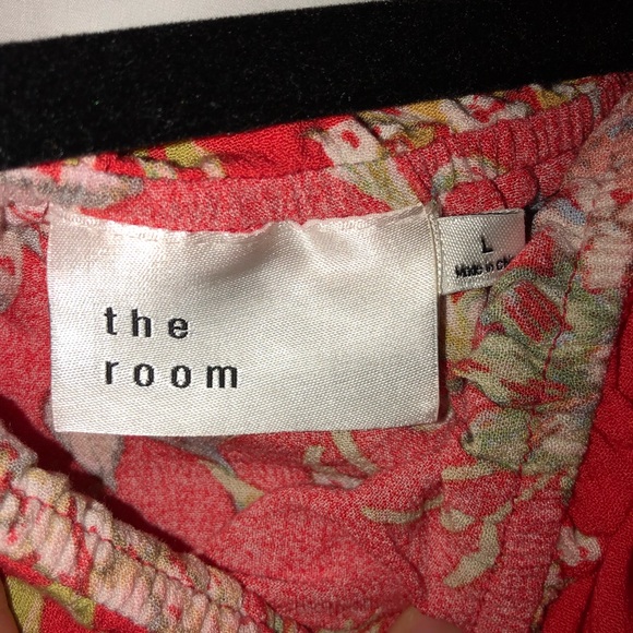 The Room Matching Skirt Set - Picture 7 of 7